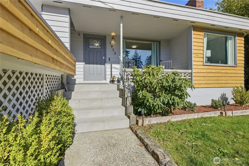 1913 Deville Drive NW Bremerton WA 98312