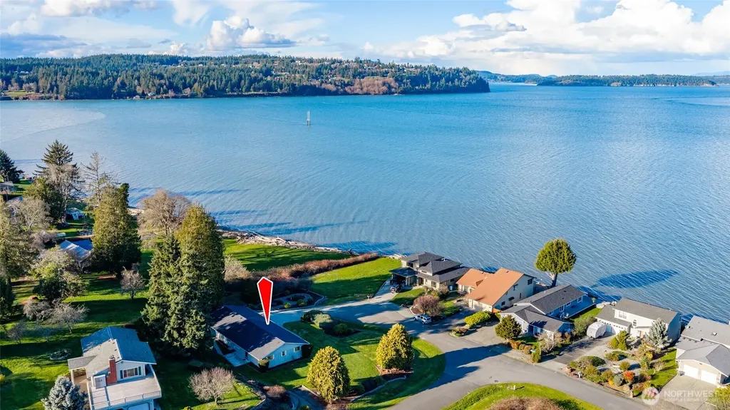 710 Bay Front Lane Oak Harbor WA 98277