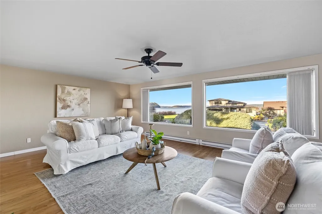 710 Bay Front Lane Oak Harbor WA 98277