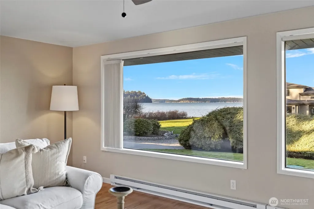 710 Bay Front Lane Oak Harbor WA 98277