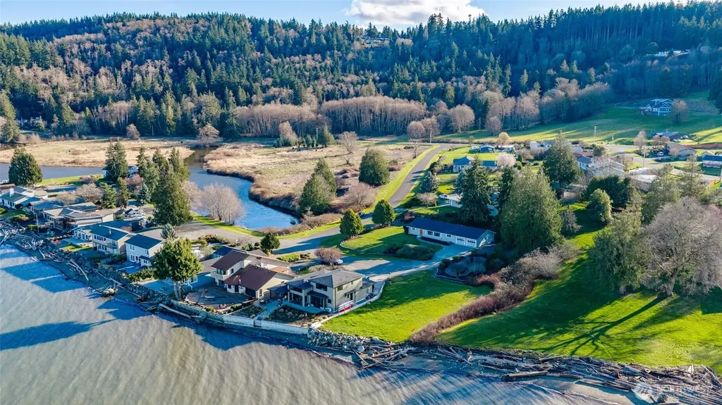 710 Bay Front Lane Oak Harbor WA 98277