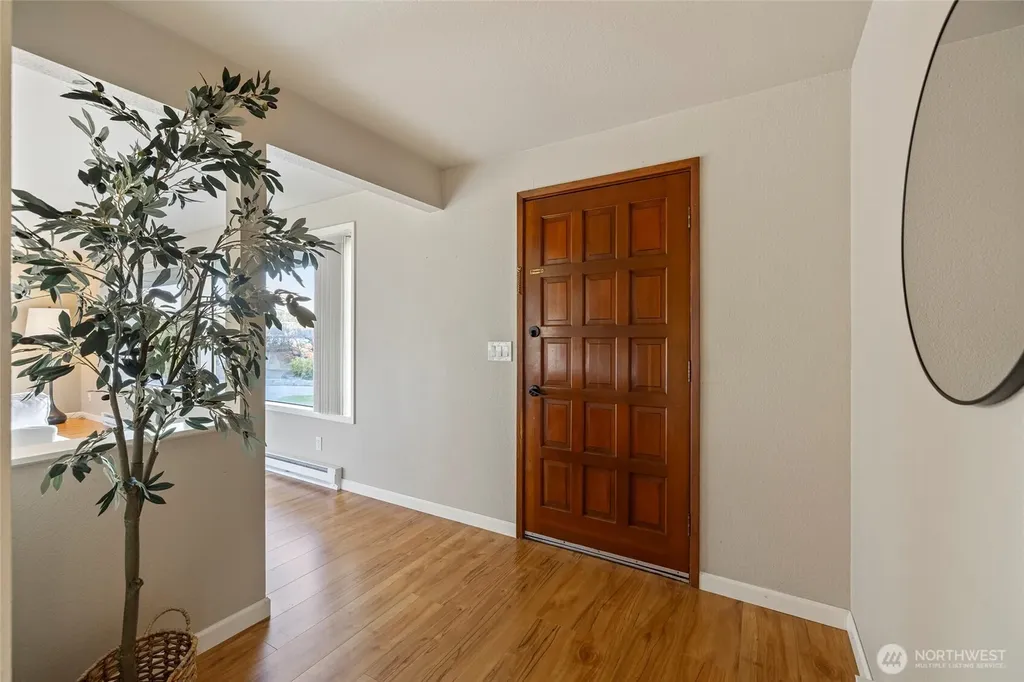 710 Bay Front Lane Oak Harbor WA 98277