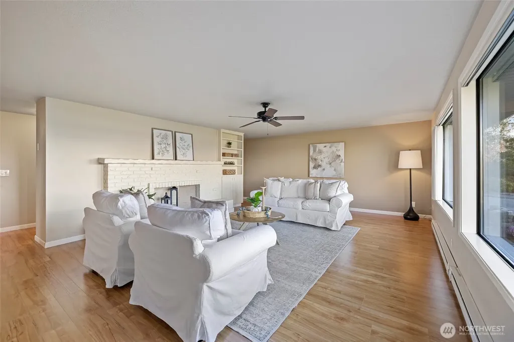 710 Bay Front Lane Oak Harbor WA 98277