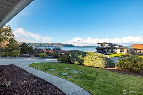 710 Bay Front Lane Oak Harbor WA 98277