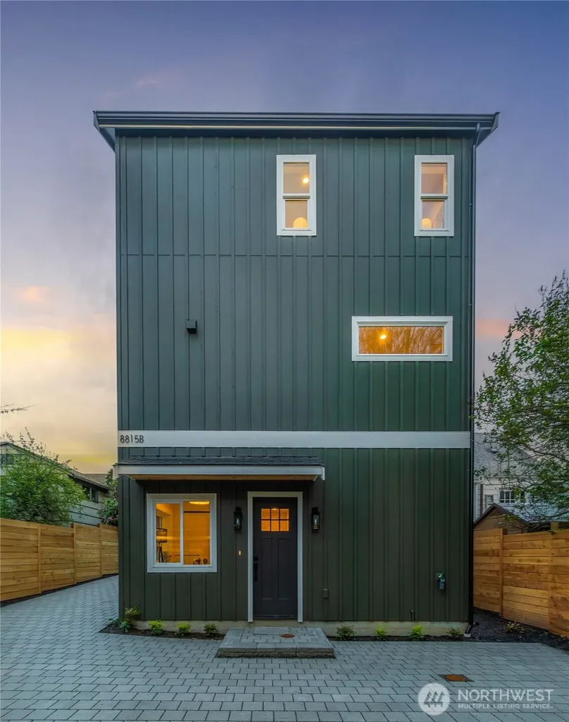 8815 Densmore Avenue N Seattle WA 98103