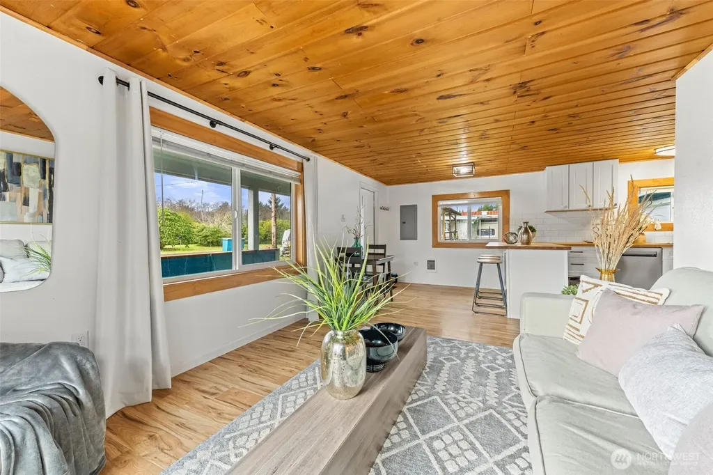 2316 S Pleasant Drive Westport WA 98595