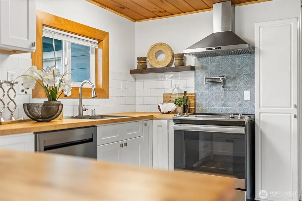 2316 S Pleasant Drive Westport WA 98595