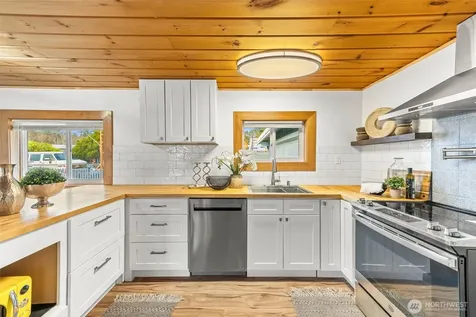 2316 S Pleasant Drive Westport WA 98595