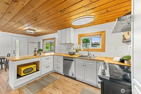 2316 S Pleasant Drive Westport WA 98595