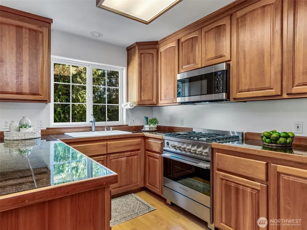 931 Jolie Way Port Townsend WA 98368