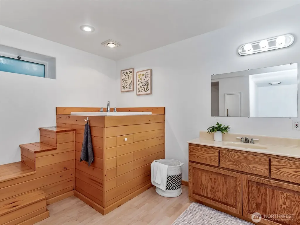 931 Jolie Way Port Townsend WA 98368