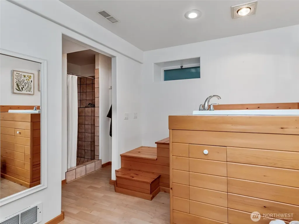 931 Jolie Way Port Townsend WA 98368