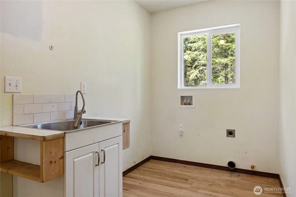 231 W New Moon Lane Matlock WA 98560