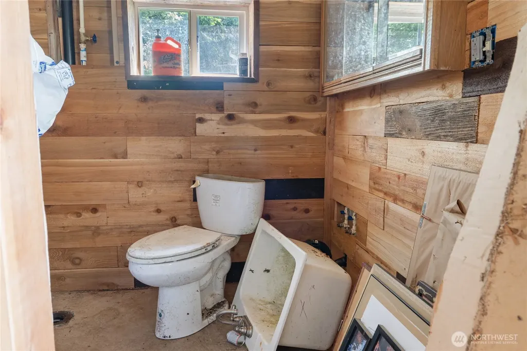 231 W New Moon Lane Matlock WA 98560