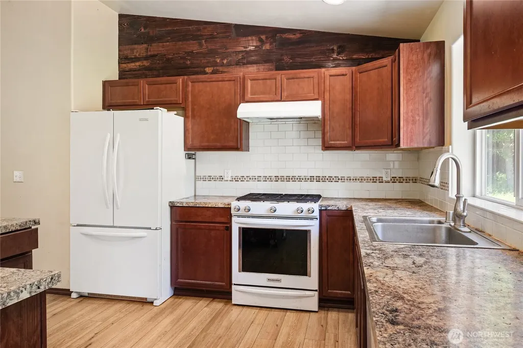231 W New Moon Lane Matlock WA 98560