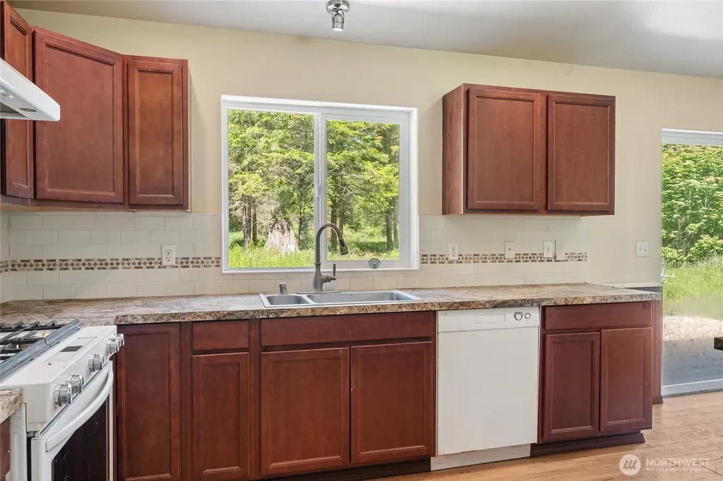 231 W New Moon Lane Matlock WA 98560