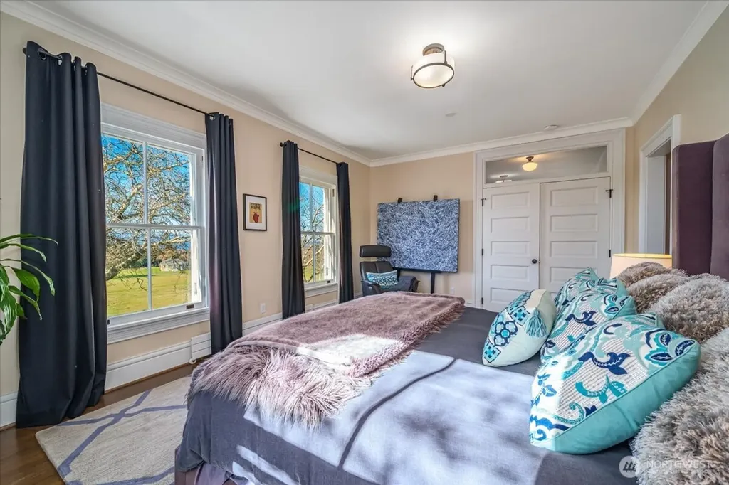 4200 Washington Avenue W Seattle WA 98199