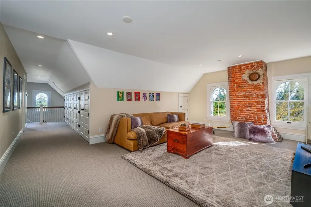 4200 Washington Avenue W Seattle WA 98199