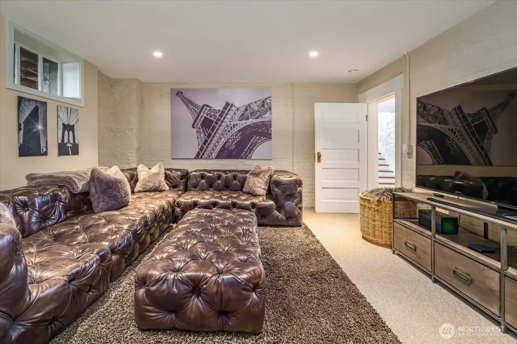 4200 Washington Avenue W Seattle WA 98199