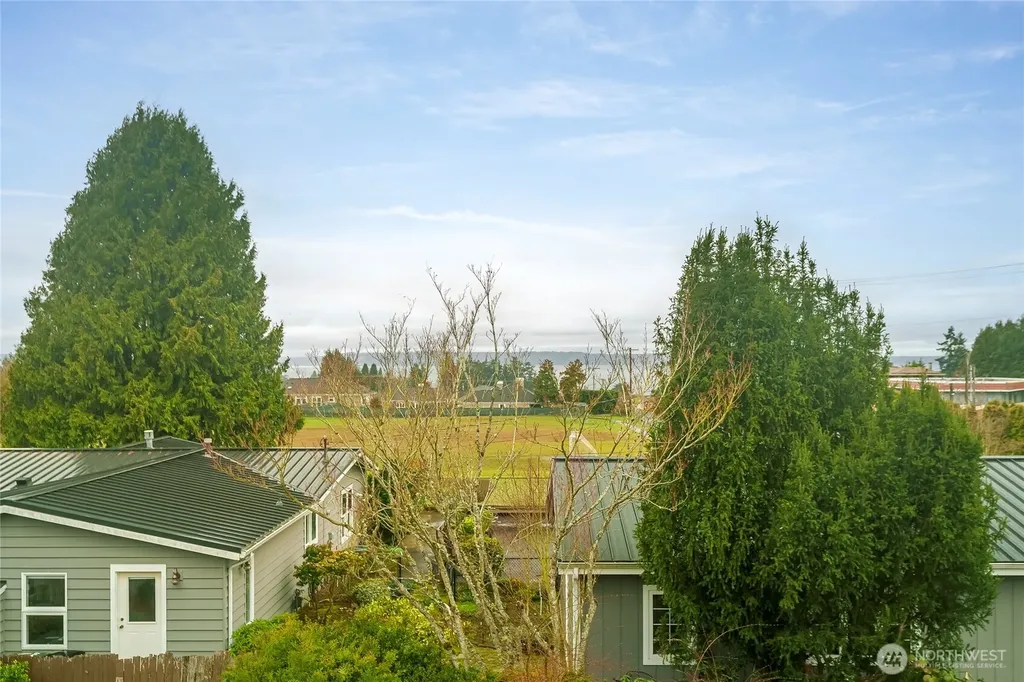 1020 Puget Drive Edmonds WA 98020