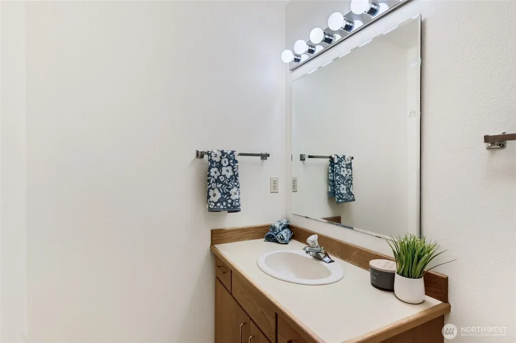 13309 NW 14th Avenue Vancouver WA 98685