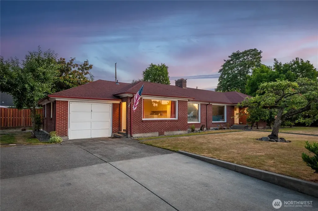 2615 Ocean Beach Highway Longview WA 98632