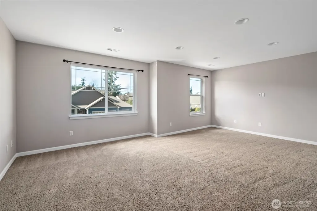 2722 SW Fairway Point Drive Oak Harbor WA 98277