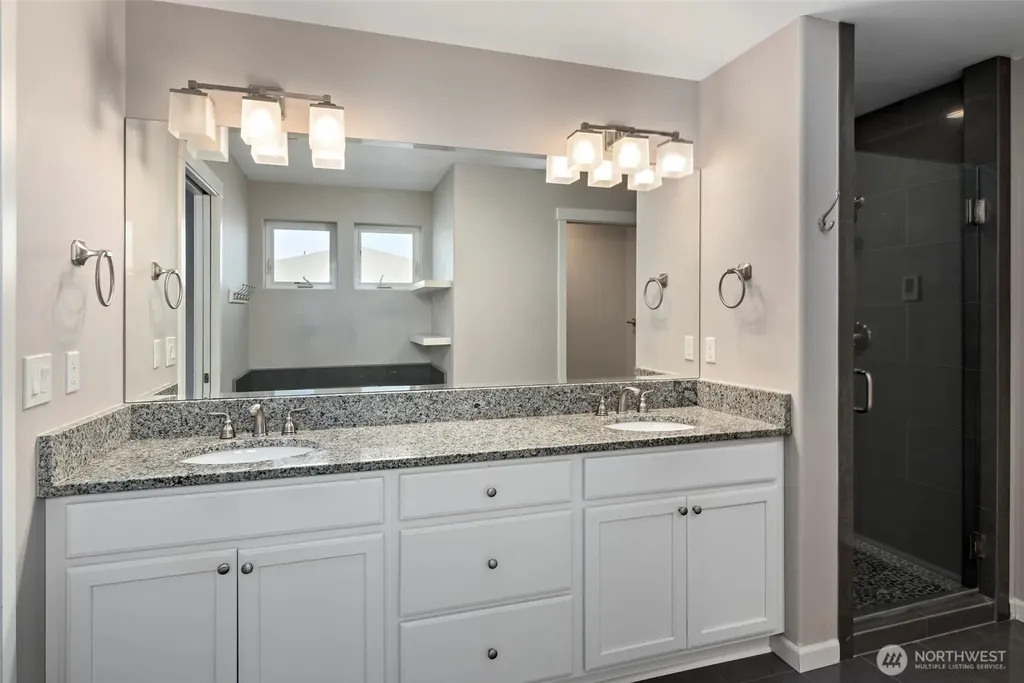 2722 SW Fairway Point Drive Oak Harbor WA 98277
