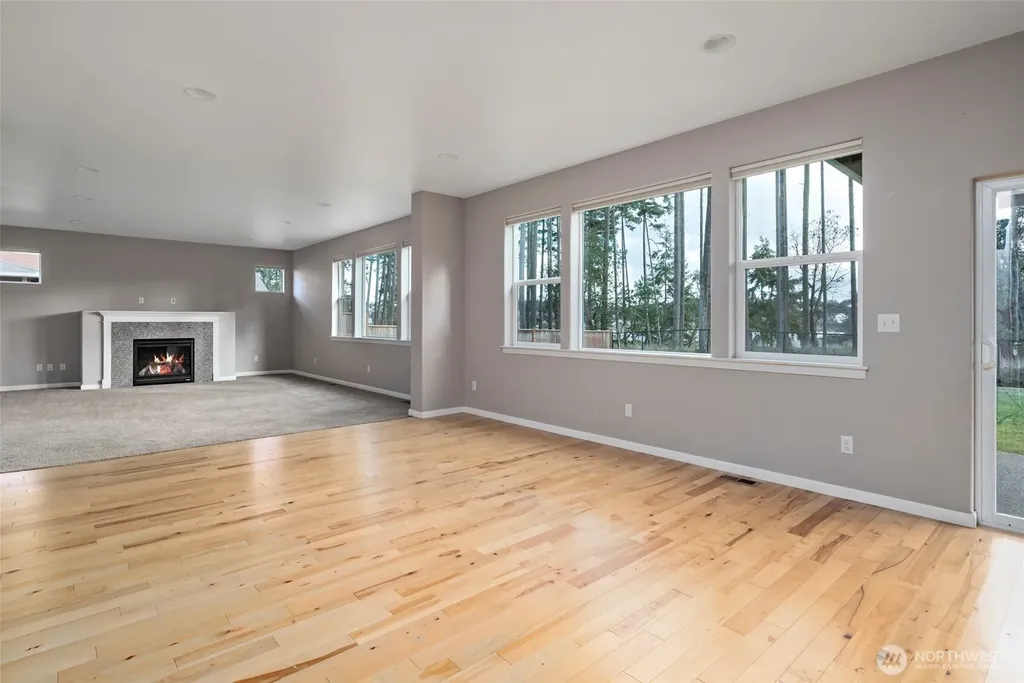 2722 SW Fairway Point Drive Oak Harbor WA 98277