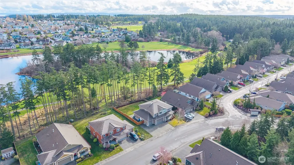 2722 SW Fairway Point Drive Oak Harbor WA 98277
