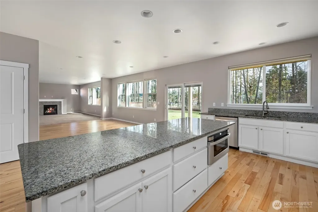 2722 SW Fairway Point Drive Oak Harbor WA 98277