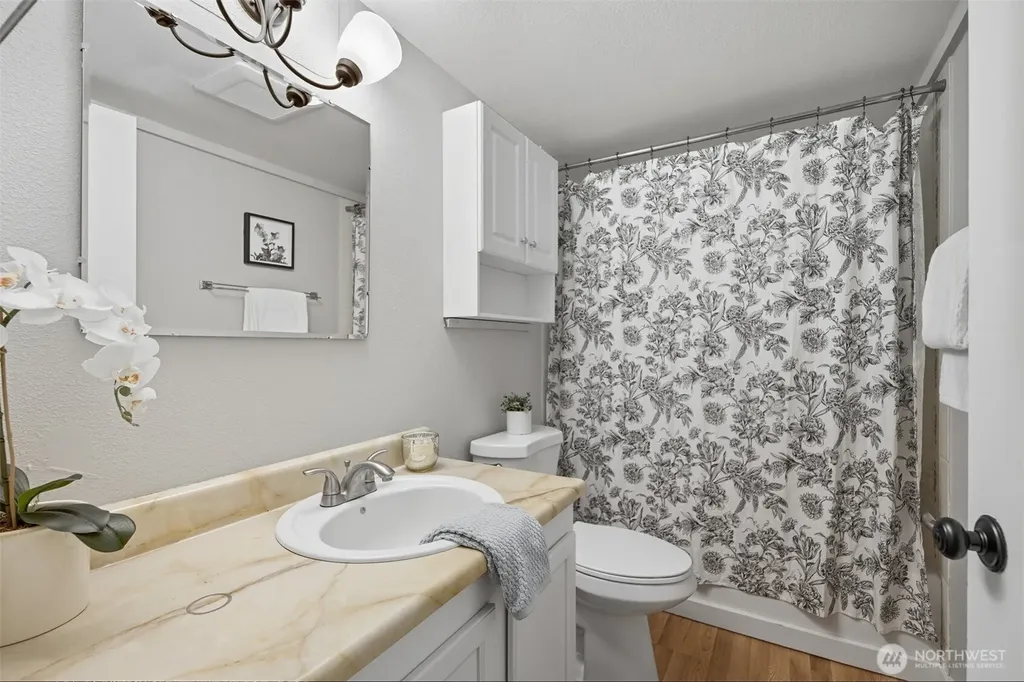 9416 1st Avenue NE Seattle WA 98115