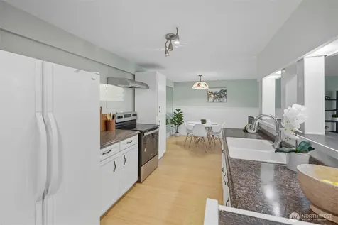 9416 1st Avenue NE Seattle WA 98115
