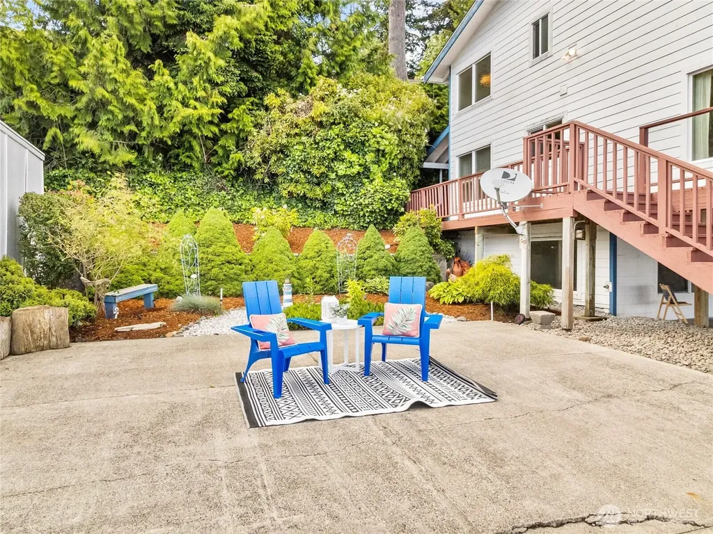 8609 E Caraway Road Port Orchard WA 98366