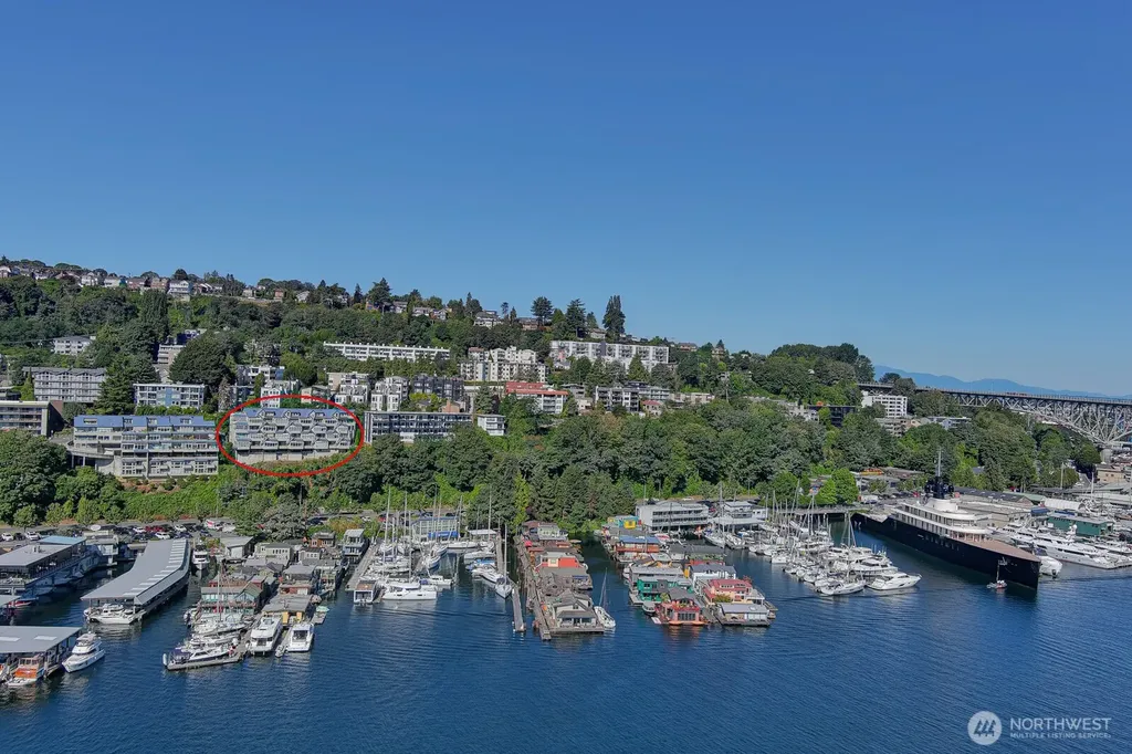 2420 8th Avenue N Seattle WA 98109