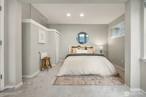 2420 8th Avenue N Seattle WA 98109