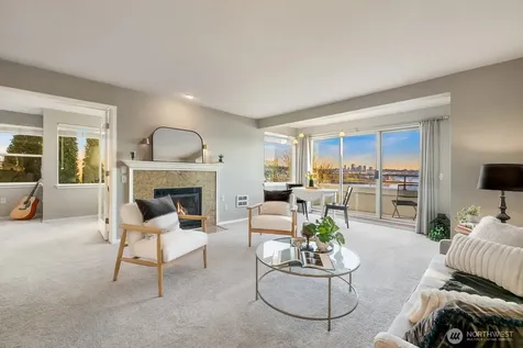 2420 8th Avenue N Seattle WA 98109