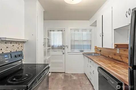 1768 Alki Avenue SW Seattle WA 98116