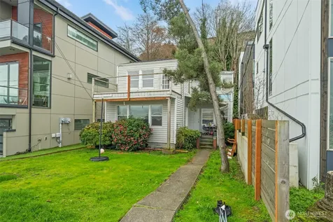 1768 Alki Avenue SW Seattle WA 98116