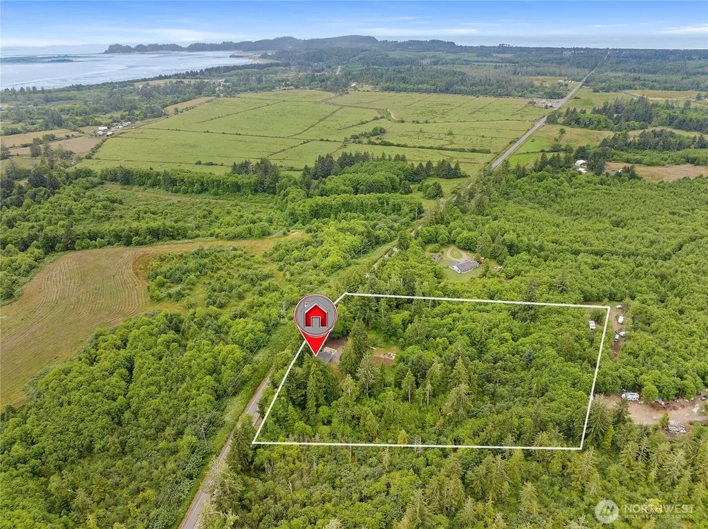 2693 State Route 101 Ilwaco WA 98624