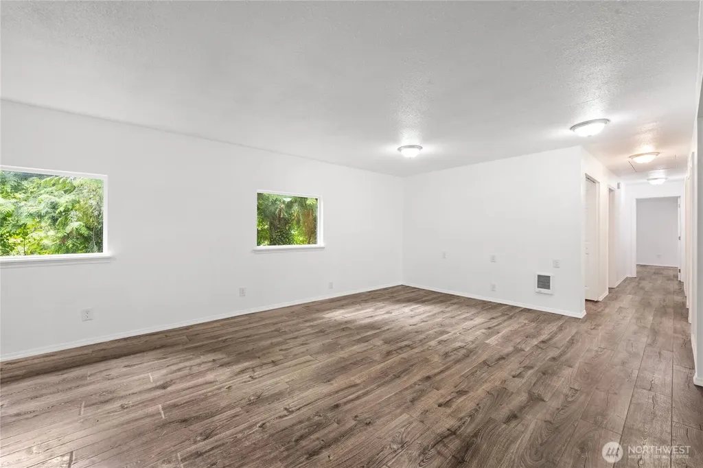 2693 State Route 101 Ilwaco WA 98624