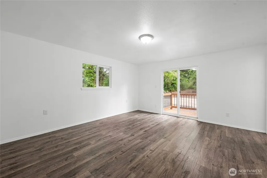 2693 State Route 101 Ilwaco WA 98624