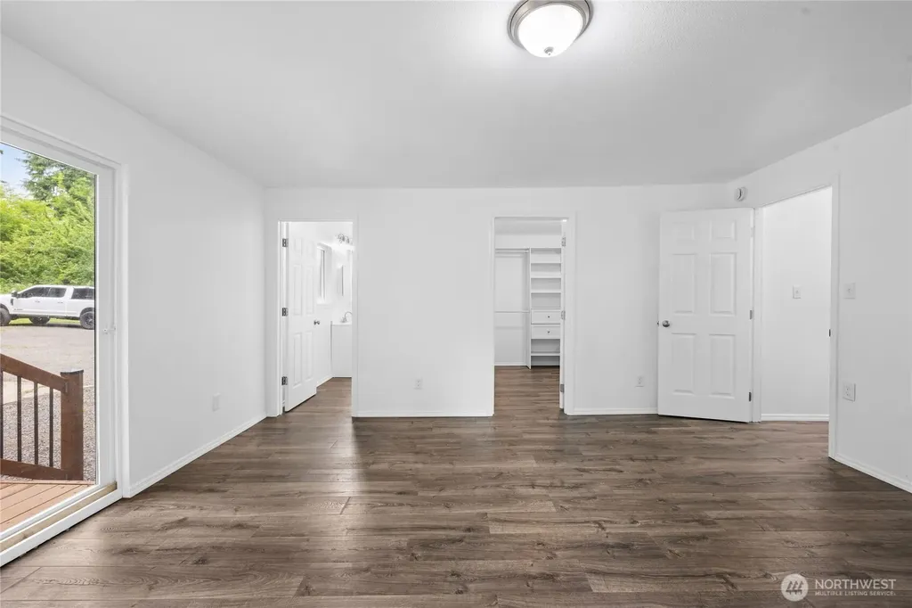 2693 State Route 101 Ilwaco WA 98624