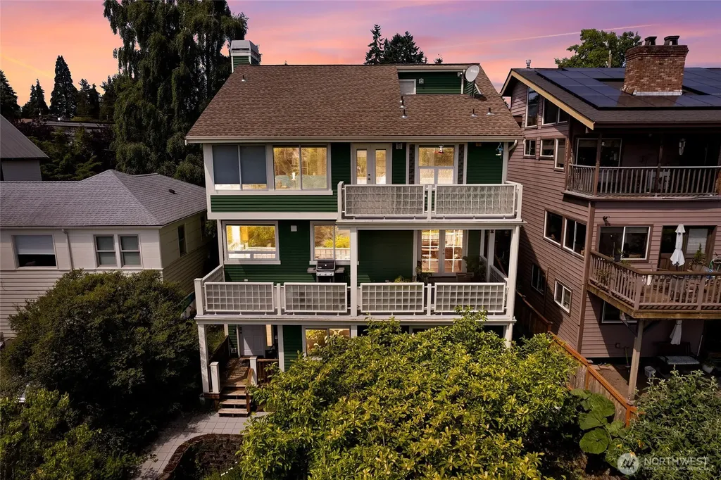 6222 37th Avenue NE Seattle WA 98115
