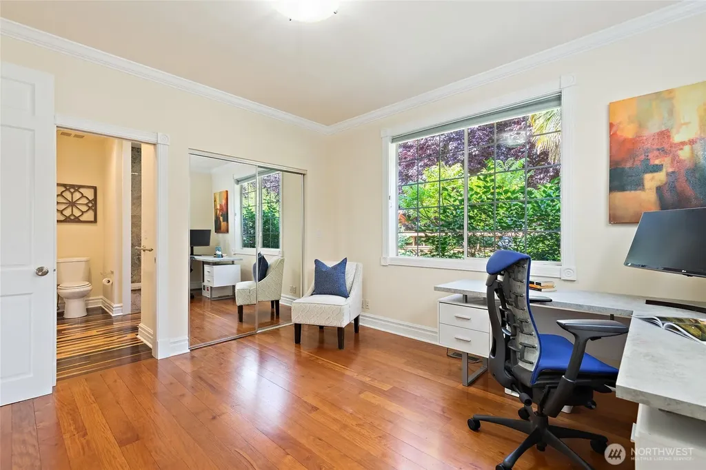 6222 37th Avenue NE Seattle WA 98115