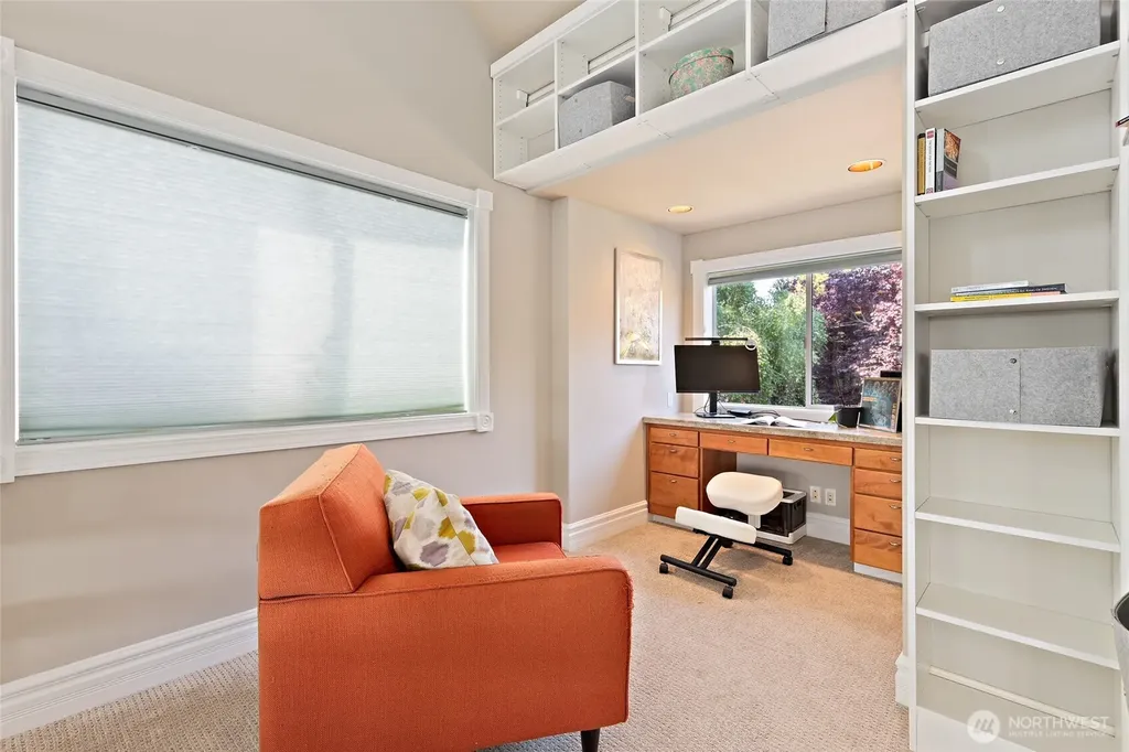 6222 37th Avenue NE Seattle WA 98115