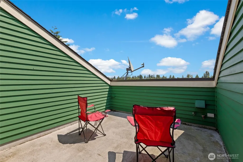 6222 37th Avenue NE Seattle WA 98115