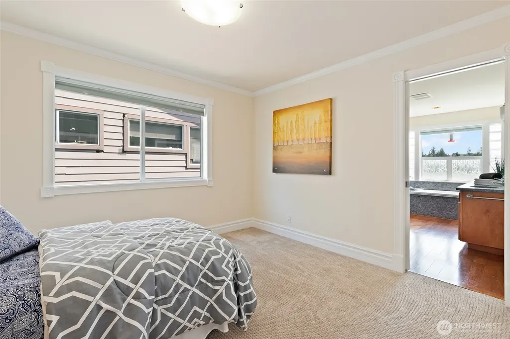 6222 37th Avenue NE Seattle WA 98115