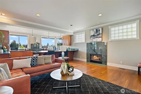 6222 37th Avenue NE Seattle WA 98115