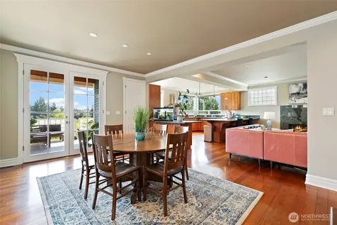 6222 37th Avenue NE Seattle WA 98115